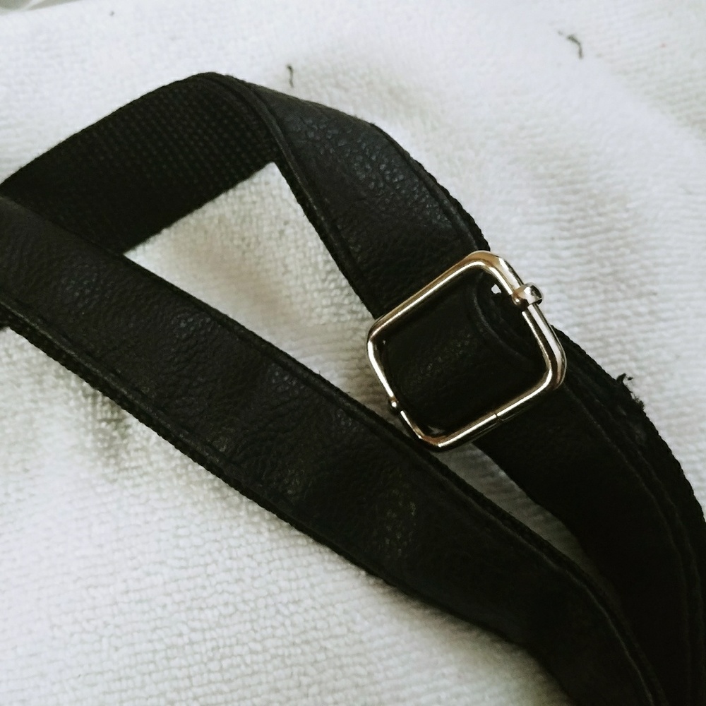 Faux Leather Black crossbody purse - Picture 5 of 5
